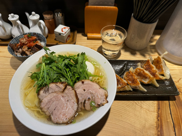 「本丸塩らー麺」@横濱元町 本丸亭 横浜店の写真