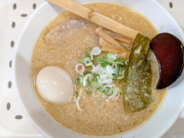 「とんこつ味噌らぁめん＋味玉」@麺屋悠慎の写真