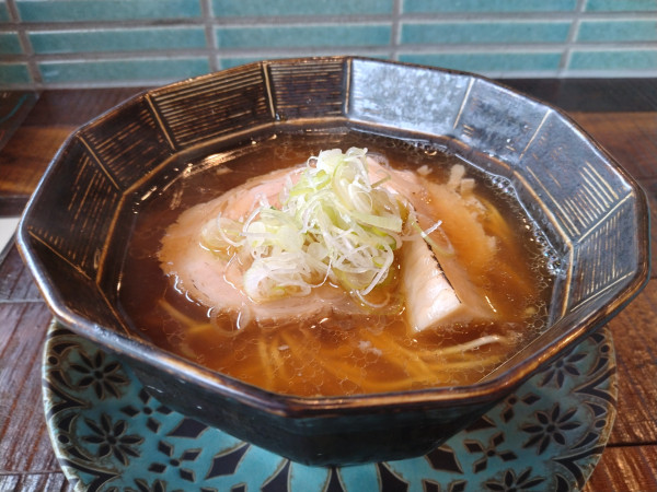 「醤油らぁ麺」@古民家ヌードゥル黒揚羽森住の写真