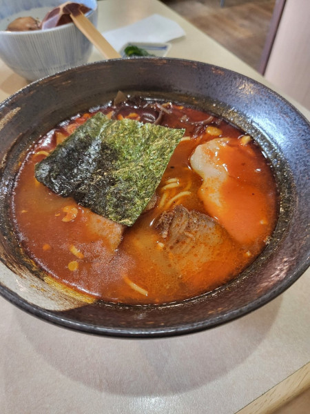 「【限定】辛しょうゆラーメン」@麺ごころ 佑庵の写真