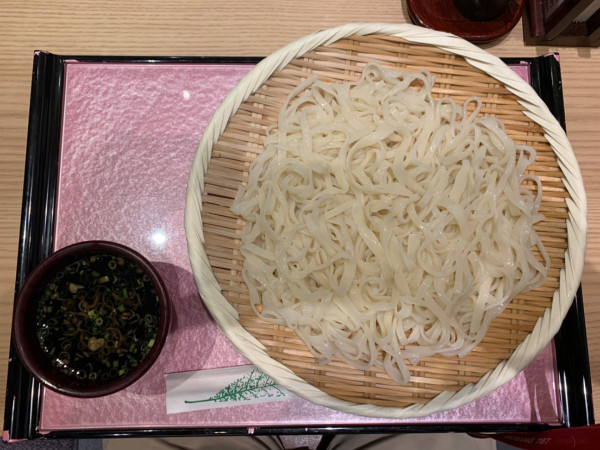 「ざるうどん（醤油だれ）」@うどん家 八重桜の写真