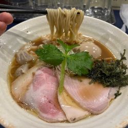 磯野醤油白湯麺（全部のせ) ¥1,400也