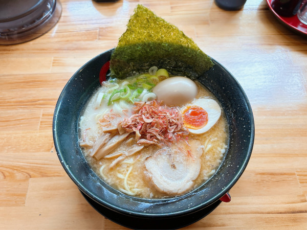 「一民豚骨 塩味+味玉」@麺屋一民の写真