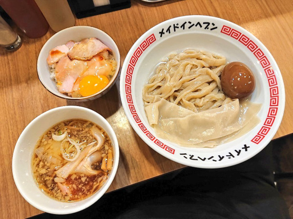 「特製艶つけ麺、叉焼玉子かけご飯 トリュフ風味」@MENクライの写真