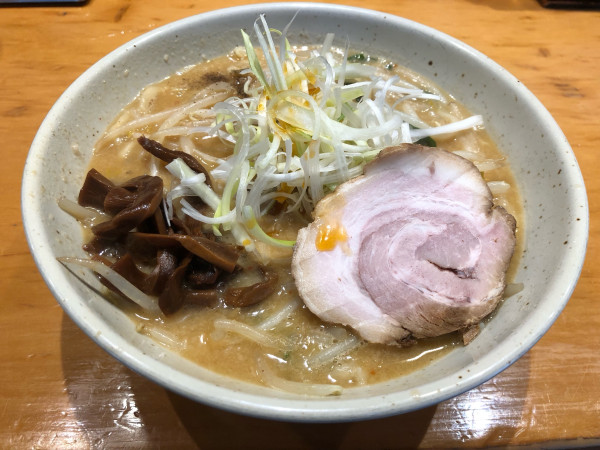 「パリ味噌ラーメン」@つじ田 味噌の章の写真