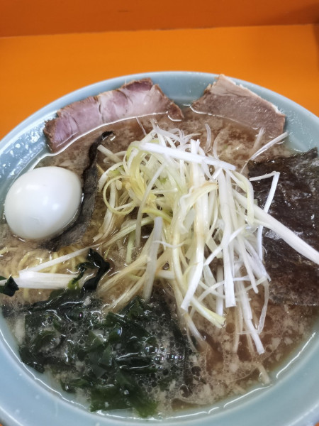 「ネギラーメン&サービス茹で卵」@ラーメンショップYAMANAKA 福生店の写真