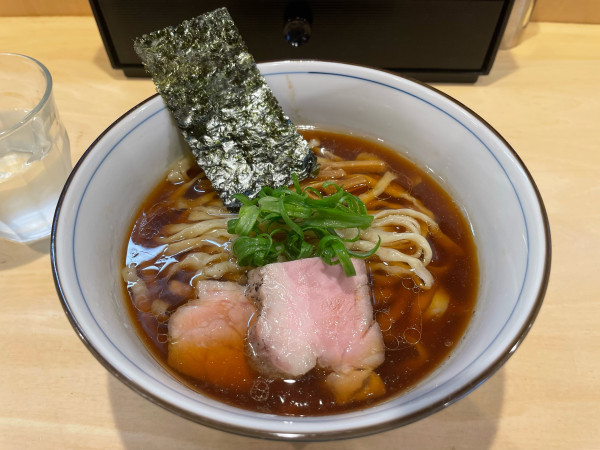 「軍鶏そば醤油¥1,100」@麺庭 つむぎの写真