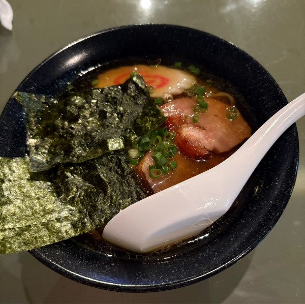 「醤油ラーメン」@志乃ぶ家の写真