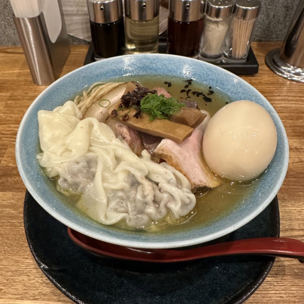 「トリュフワンタン特製塩らぁめん」@麺処 青野の写真