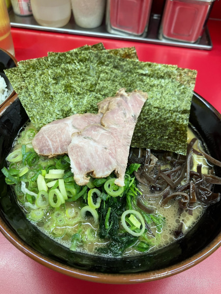 「特製ラーメン」@横浜ラーメン 武蔵家 北千住西口店の写真