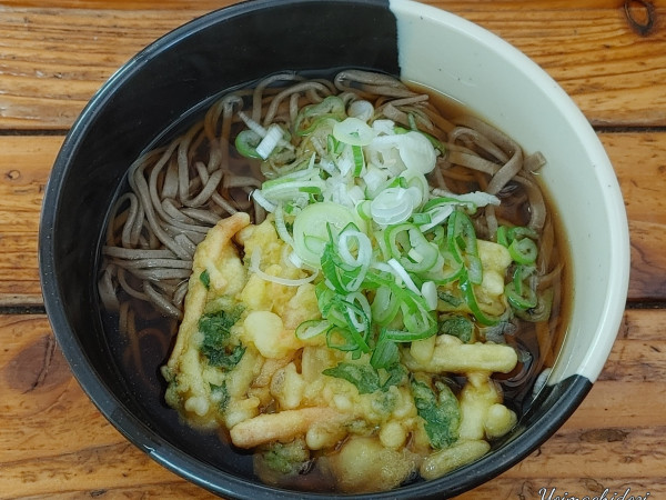 「かき揚げそば（510円）」@黒姫駅そば店の写真