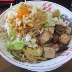 限定　冷やし豚まぜそば（９９０円）