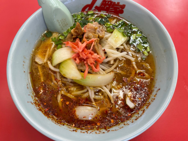 「旨辛とんこつラーメン半ライスセット　￥１０６０」@ラーメン山岡家 愛知刈谷店の写真