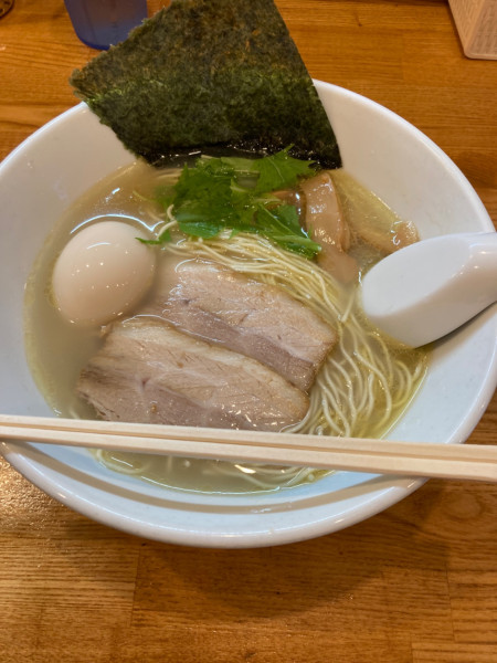 「塩らーめん玉子」@らーめん 空王士の写真