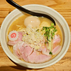 特選鶏そば（1300円：オープン特別価格でこの日は1000円）