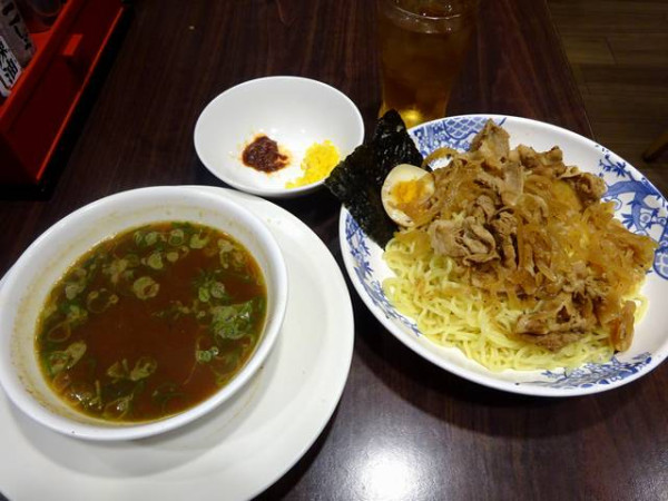 「肉盛りつけ麺＋セットドリンクバー (989円+186円)」@バーミヤン 朝霞本町店の写真