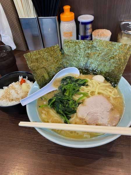 「ラーメン醤油大盛ほうれん草マシ」@福山 魂心家の写真