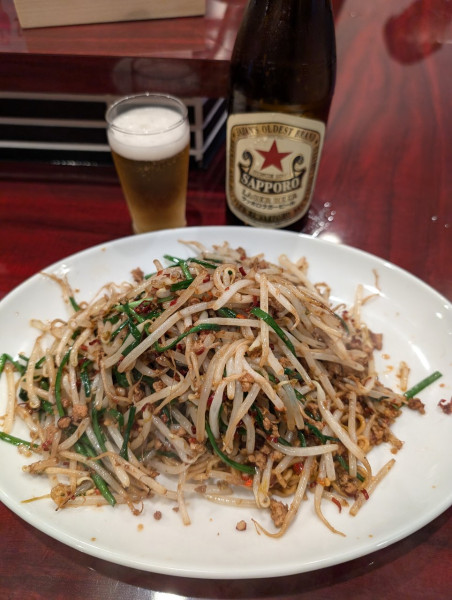 「皿台湾＋チャーシューチャーハン＋赤星」@玉川屋酒店の写真