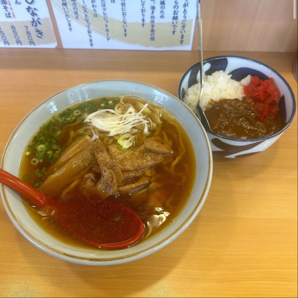 「らーめん 半カレーセット」@煮干し醤油ラーメンとカレーの店 たまやの写真