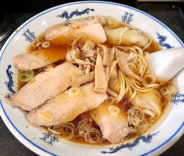 「チャーシューワンタンメン９５０円　チャーハン750円」@中華 八景堂の写真