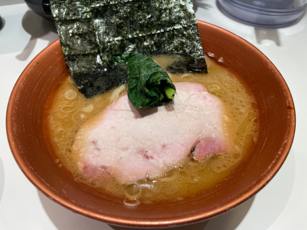 「ラーメン」@家系ラーメン 革新家 TOKYOの写真