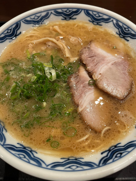 「博多らぁめん」@博多麺房 赤のれん 丸ビル店の写真