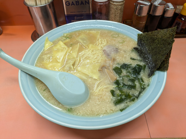 「ワンタンメン」@ラーメンショップ マルキチェーン 拝島店の写真