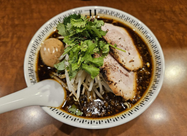 「スパイス•特製ラーメン」@スパイス・ラー麺 卍力 秋葉原店の写真
