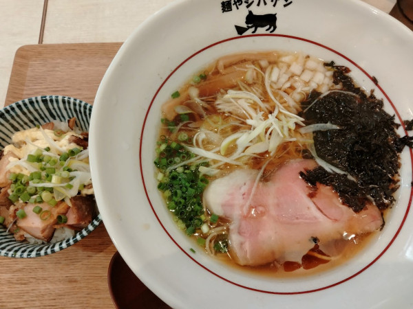 「中華そば＋チャーシュー丼」@麺や シバケンの写真