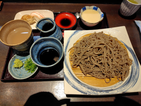 「お昼のサービスセット（ざる）1000円、ざる大盛700円」@田久の写真