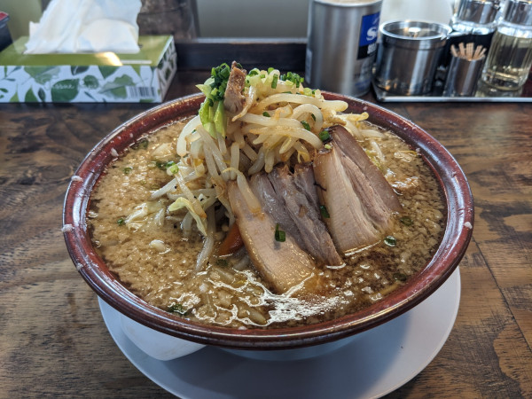 「高橋さんち特盛らーめん(大盛)970円+10円」@中華そば 立川 上越店の写真