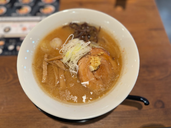 「綱取味噌ラーメン(小) 820円」@麺部屋 綱取物語  ラーメンスクエア立川店の写真