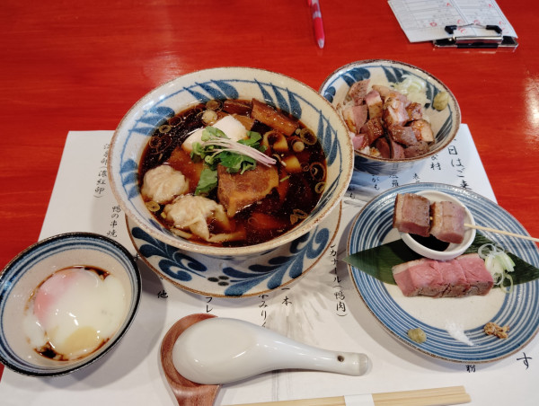 「特製中華そば　　1600円　鴨丼　　500円」@中華そば 鴨福の写真