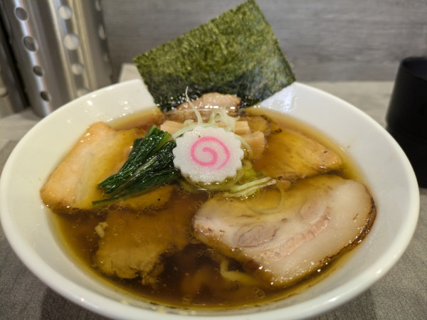 「醤油チャーシュー麺(1230円)」@手打ち 蓮の写真