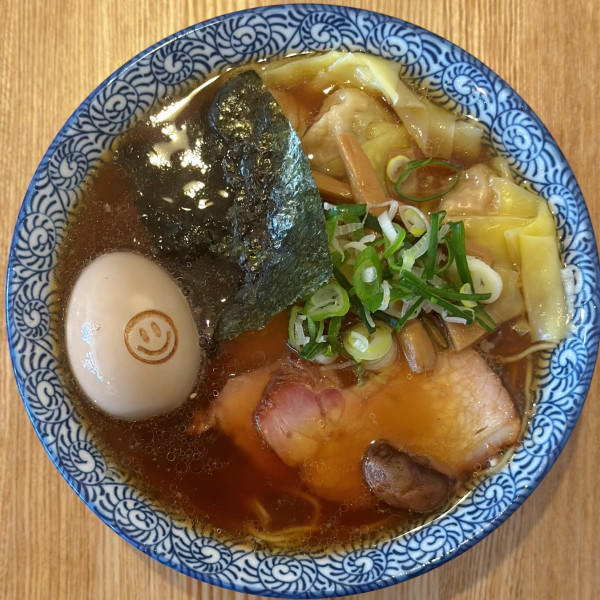 「ちゃーしゅー・わんたんめん 味付玉子」@らーめん森や。の写真