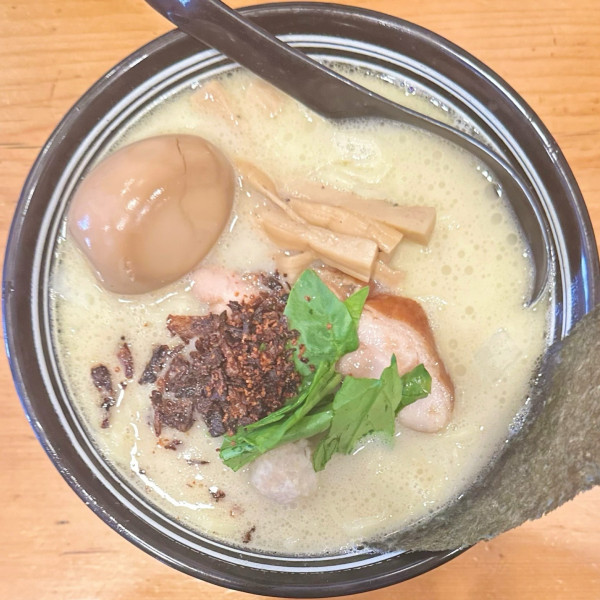 「濃厚鶏出汁麺半熟味付玉子入り 大盛り」@鮮魚鶏出汁麺 沢むらの写真