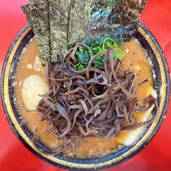 「中盛チャーシュー麺 味玉 きくらげ ライス」@環2家の写真