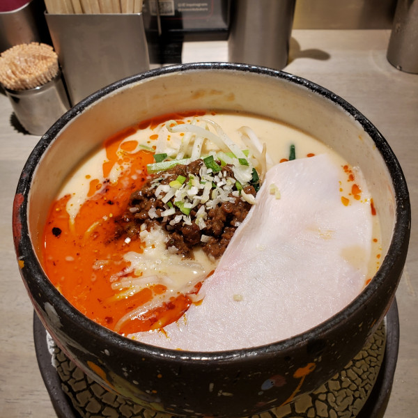 「sawada式 担々麺　大判鶏チャーシュー添え　1050円」@人類みな麺類とエスサワダの写真