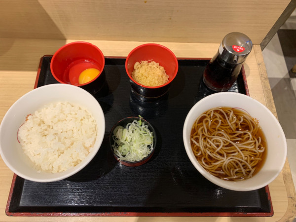 「朝定食　温そば」@いろり庵きらく 東京京葉店の写真