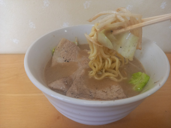 「ミニラーメン【特濃とんこつしょうゆラーメンら】」@やきそば たこやき ハッピーの写真