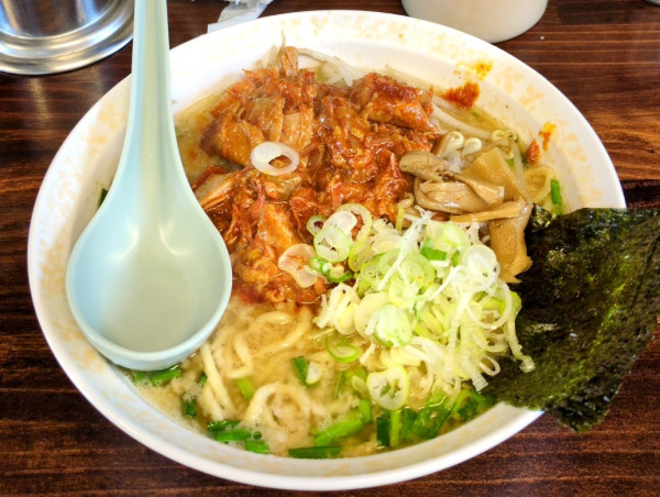 「辛ホルモン味噌ラーメン」@ラーメン 詠多の写真