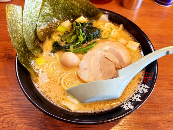 「ラーメン　850円」@極味家 六角橋店の写真