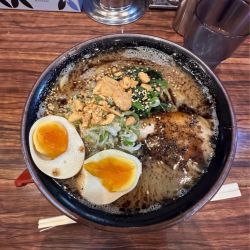 黒マー湯豚骨　1000円