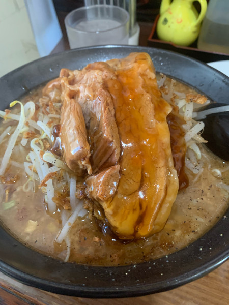 「鬼肉焦がしにんにく(平麺)」@らーめん 首鬼の写真