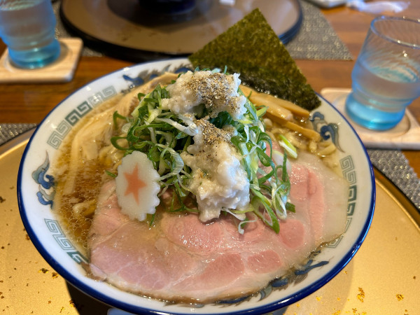 「背脂とにぼし（限定）」@中華そば 凜星の写真