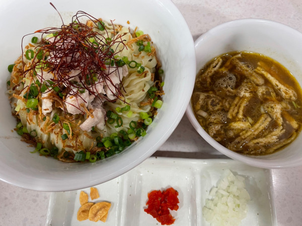 「限定 『スパイスオイルのまぜそばカレー南蛮つけ麺』」@ラーメン星印の写真