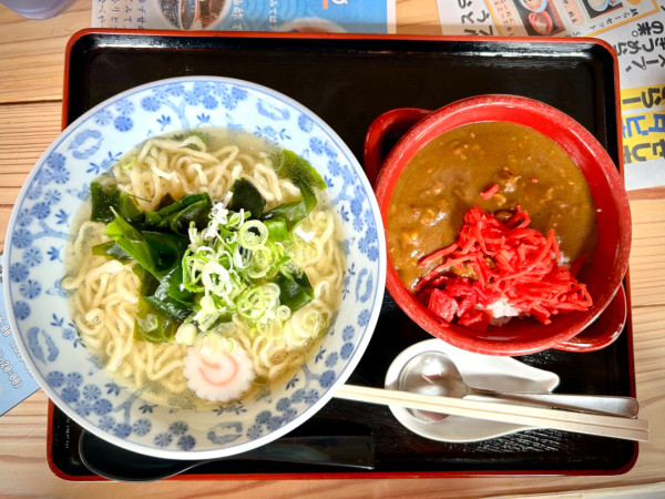 「すらーめん・ちょこっとカレー(580¥)」@マタタビ商店の写真