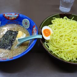 つけ麺：大（900円）＋味付玉子（80円）