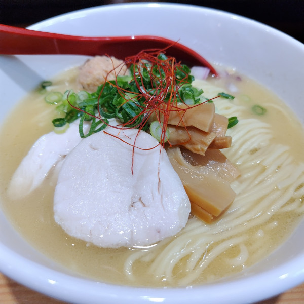 「鶏白湯　塩　大1100」@らぁ麺 ちり葉の写真