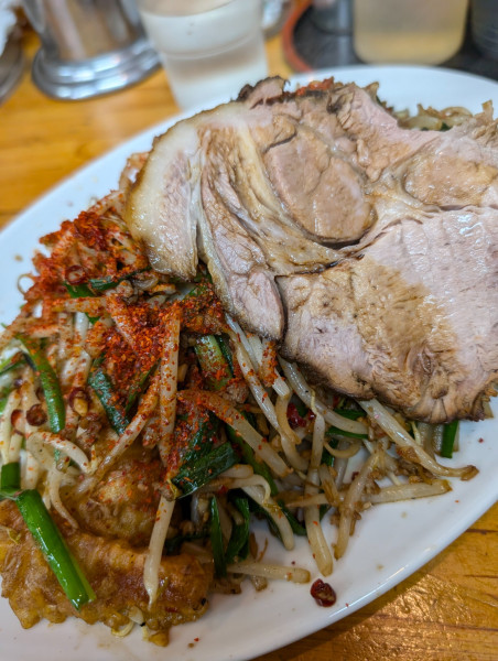 「皿台湾全のせ」@人生餃子の写真